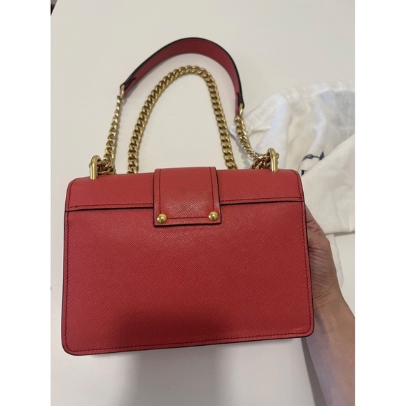 Prada purse - Picture 5 of 9